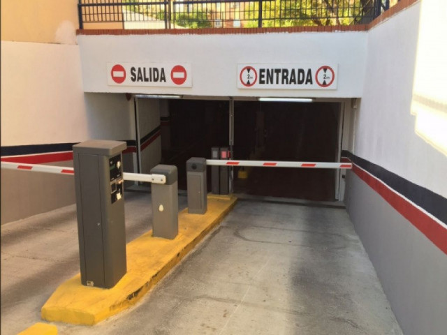 Parking Low Cost Hospital - Acceso Principal
