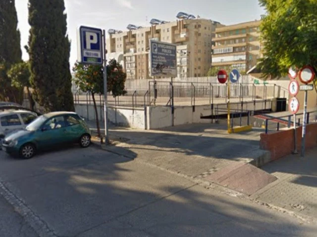 Parking Low Cost Hospital - Exterior